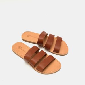 Théluto Ines, camel-brown