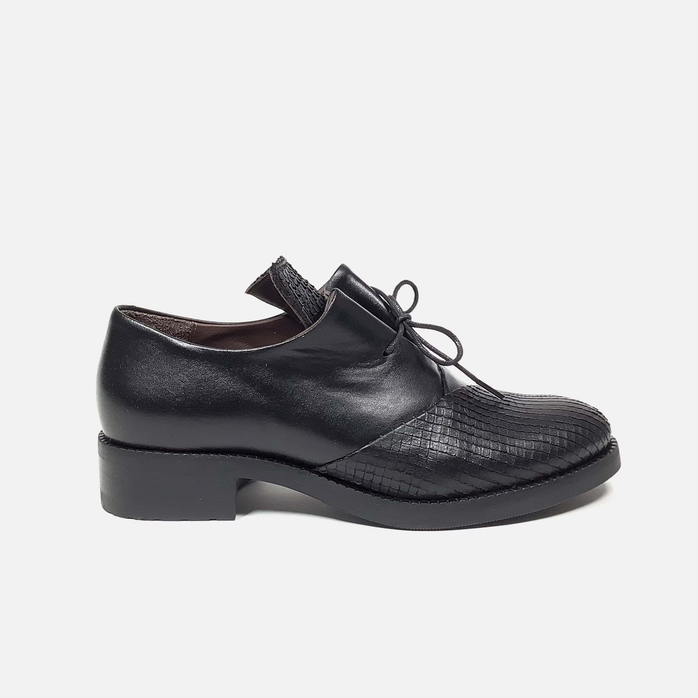Le Bohémien one lace shoe, black-print
